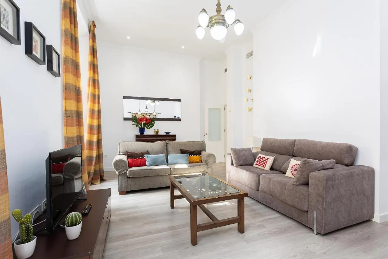 Julieta Historical Apartment By Alohamalaga