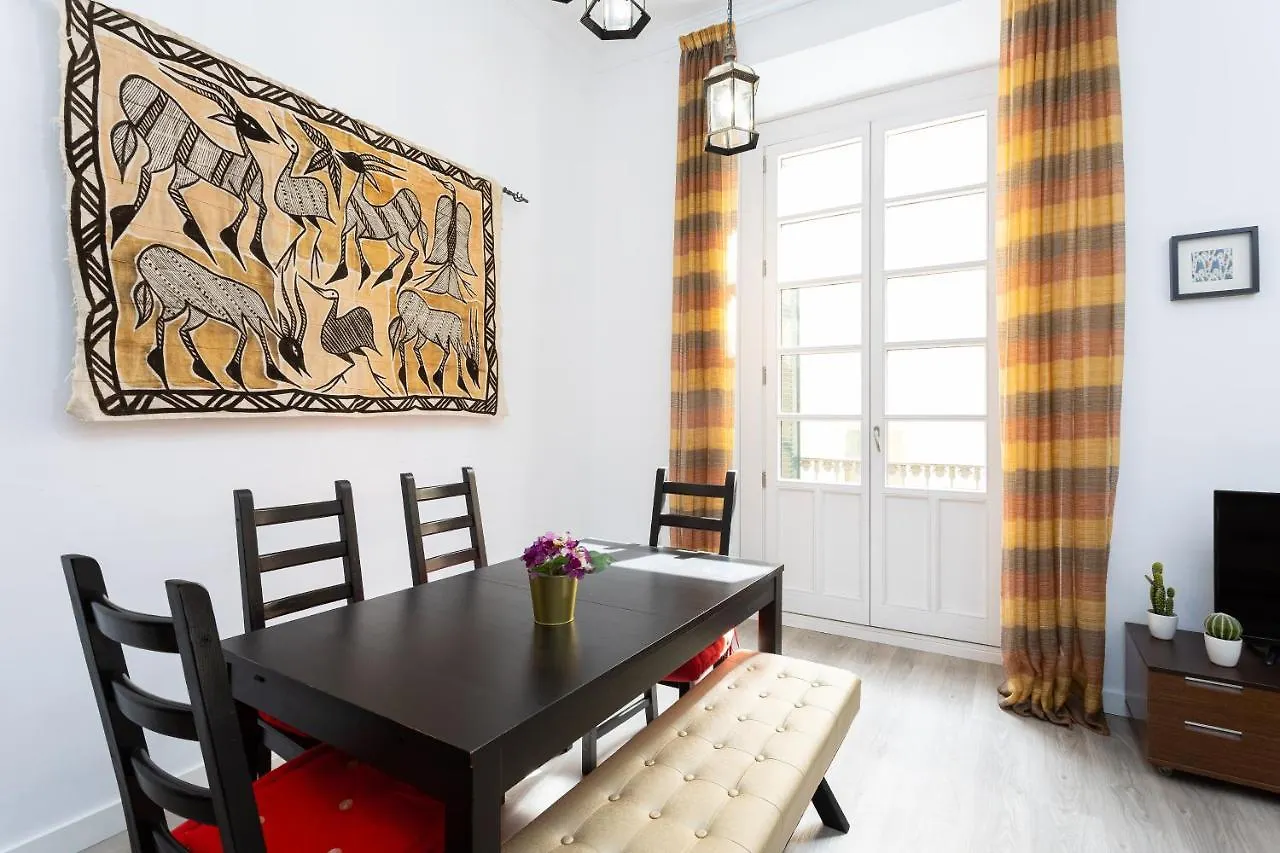 Julieta Historical Apartment By Alohamalaga
